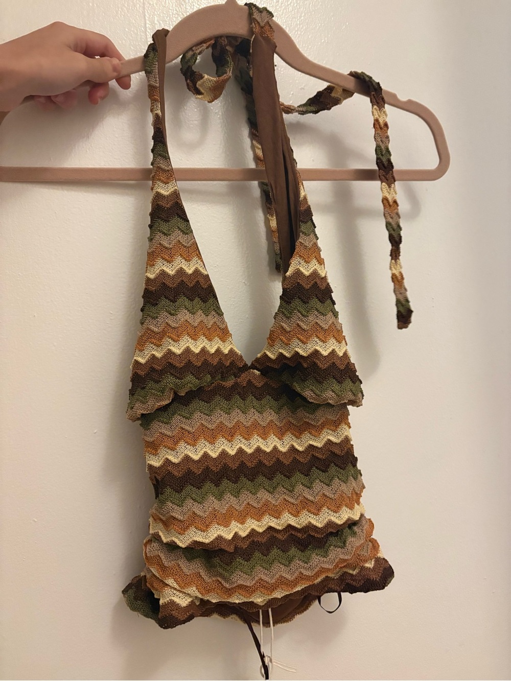 Chevron print halter knit top